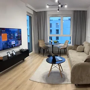  Apartment Airport